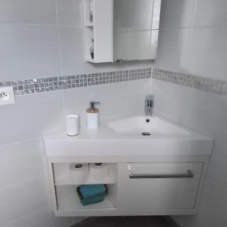 Modernite Et Nature Avec Piscine